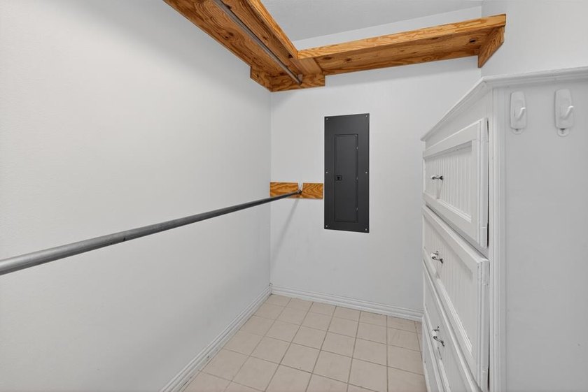 Located on a spacious corner lot, this waterfront 3-bedroom - photo 17