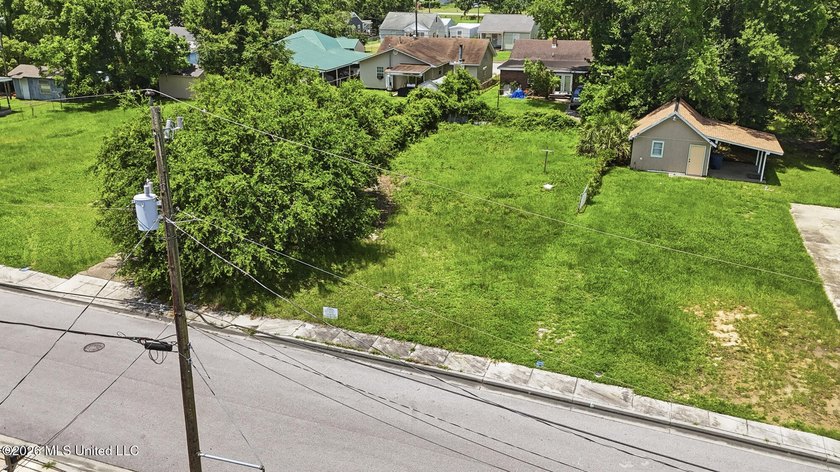Cleared land in downtown Biloxi. City Lot ready to be built in - photo 14
