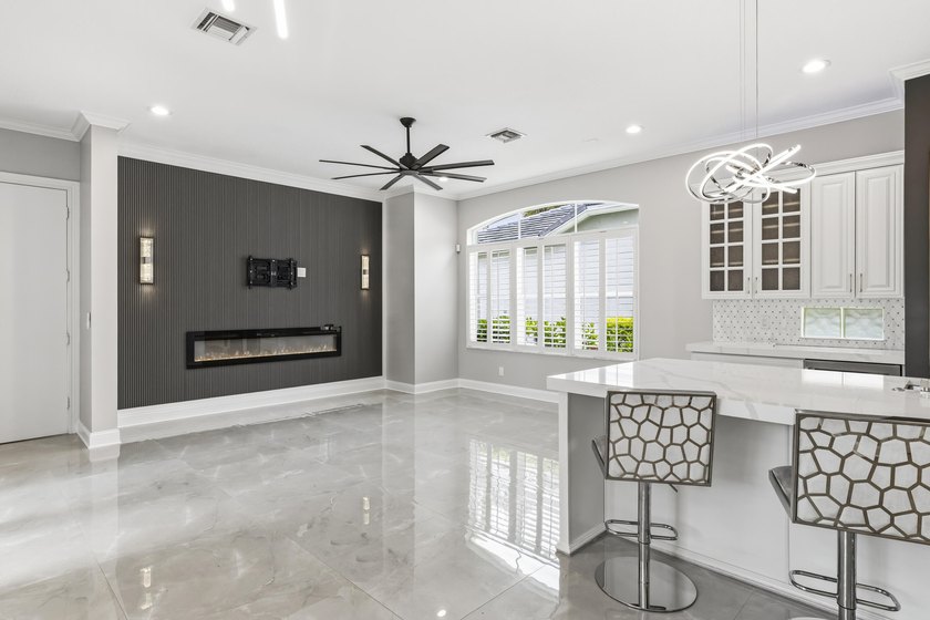 Welcome to The Versalles, one of the most desirable models in - photo 17