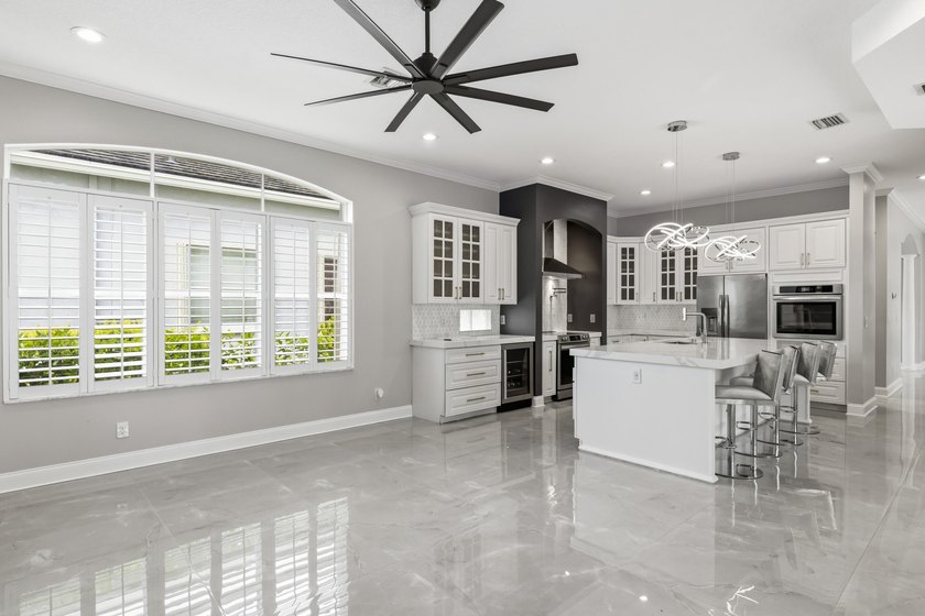 Welcome to The Versalles, one of the most desirable models in - photo 18