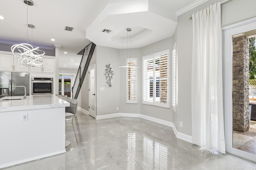 Welcome to The Versalles, one of the most desirable models in - photo 22