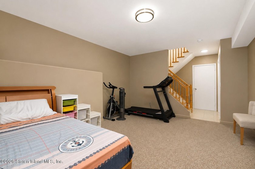 Welcome to 86 Burke Ave prime location beautiful townhouse - photo 22