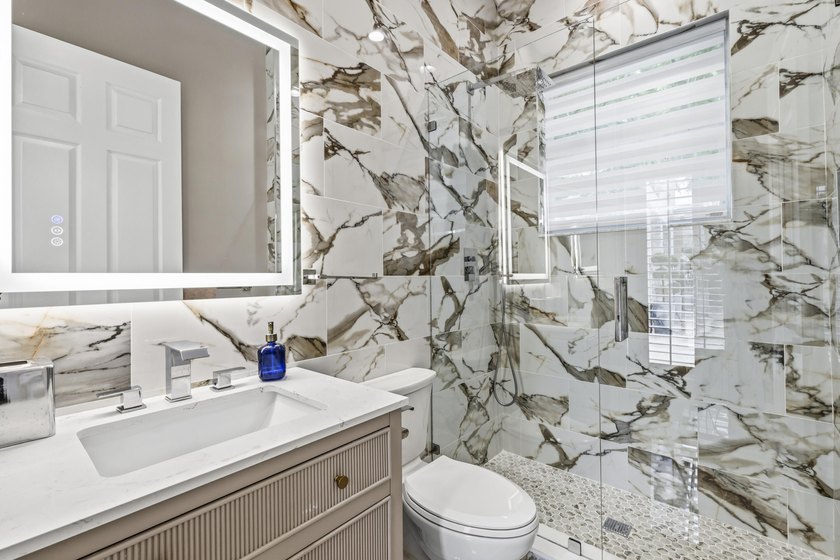 Welcome to The Versalles, one of the most desirable models in - photo 23