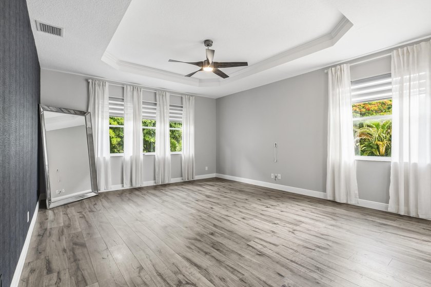 Welcome to The Versalles, one of the most desirable models in - photo 29