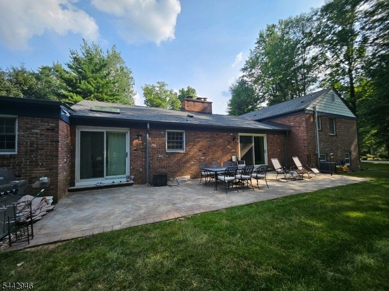 ** Great property location at Corner Lot from Cul-De-Sac and - photo 2