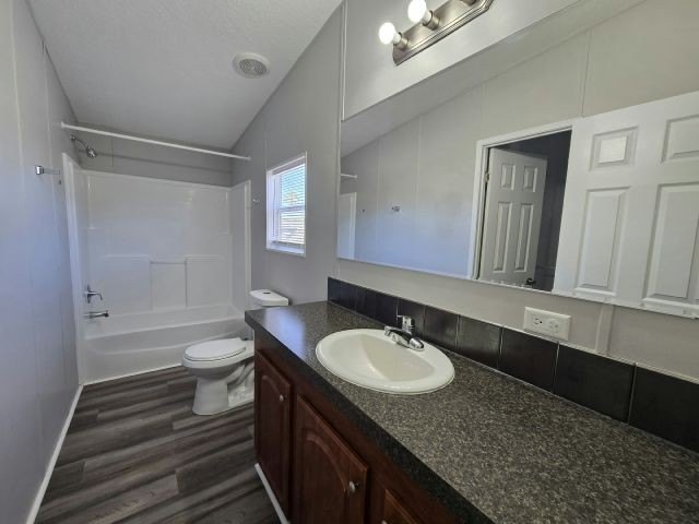 Make your new home in Eastwood Estates, a well-maintained - photo 7