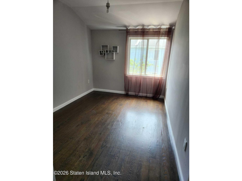 Absolutely beautiful and fully updated townhouse conveniently - photo 22