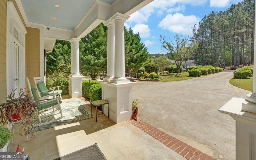 Custom-built lakefront home located within the city limits of - photo 4