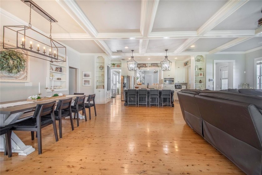 Welcome to an extraordinary 32+ acre luxury estate - a - photo 9