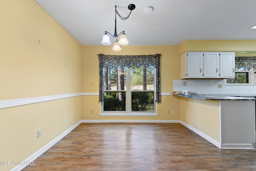 Wow, golf course home on two lots with 367.4 feet on the Pine - photo 6