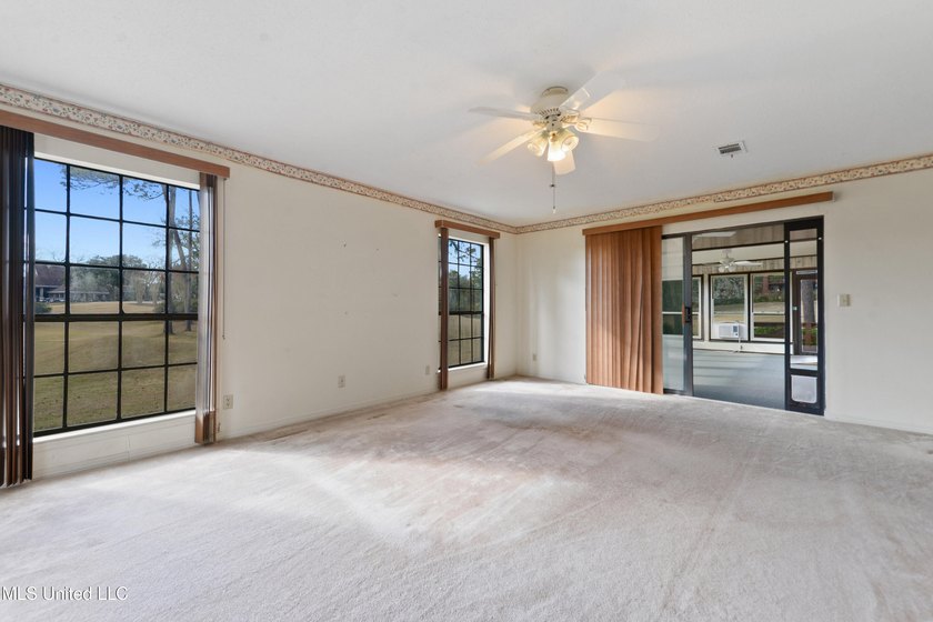Wow, golf course home on two lots with 367.4 feet on the Pine - photo 10