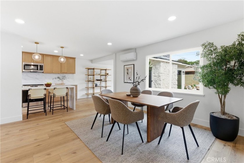 ADU POTENTIAL! Large, open backyard with incredible - photo 11
