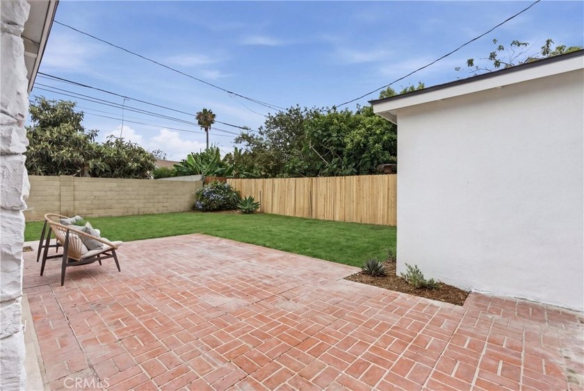 ADU POTENTIAL! Large, open backyard with incredible - photo 28