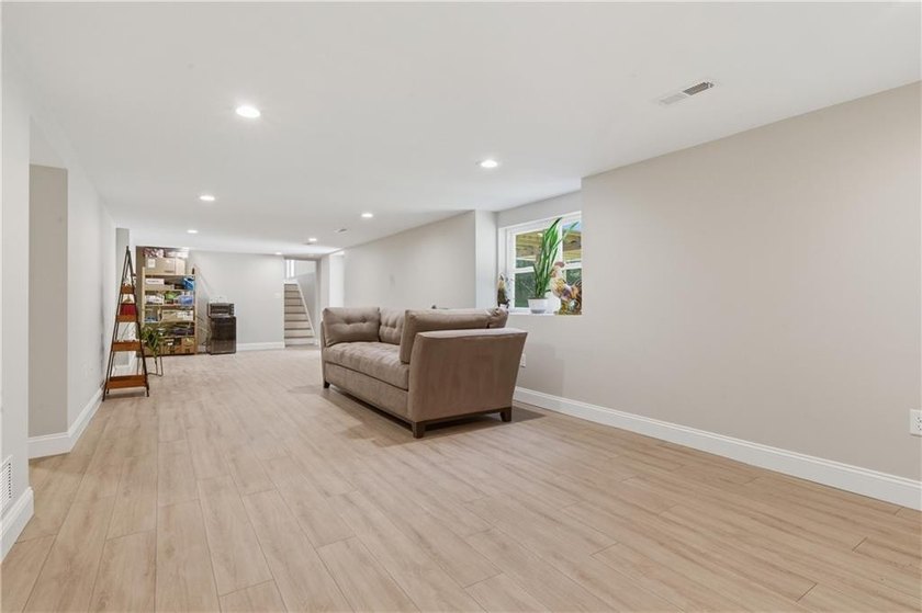 Welcome to 1864 Flat River Rd in Coventry! This beautifully - photo 31