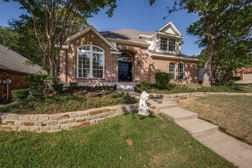 STUNNING FULLY REMODELED TURN-KEY RESIDENCE WITH PRIVATE - photo 3