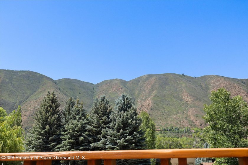 Room to Roam, Views to Love Experience Mountain Living with an - photo 14