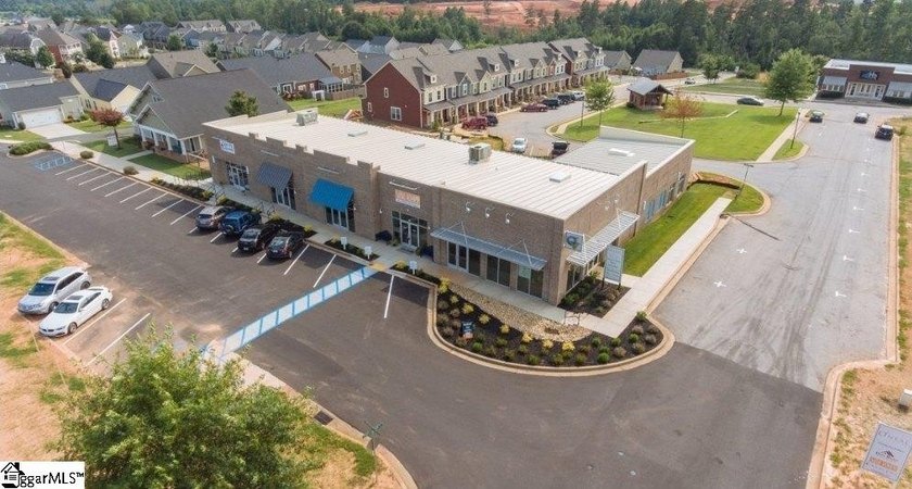 Welcome to 215 Meritage Drive, a beautifully designed townhome - photo 25