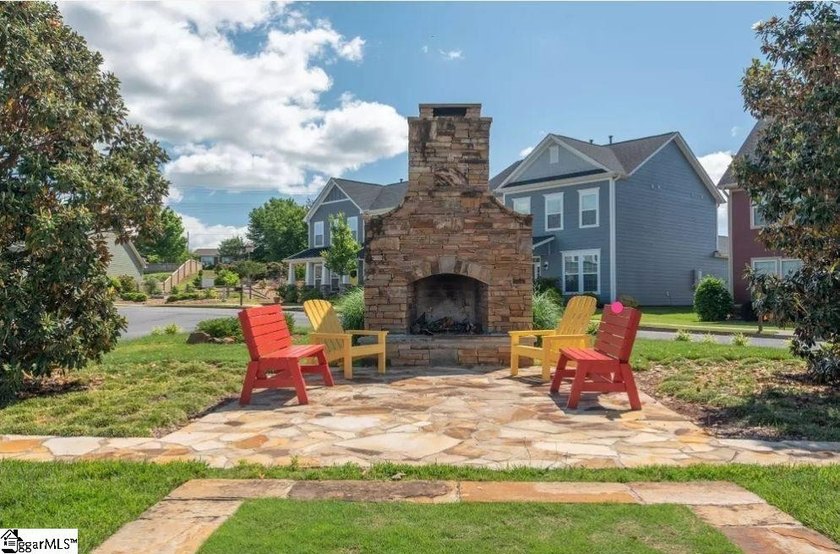 Welcome to 215 Meritage Drive, a beautifully designed townhome - photo 27
