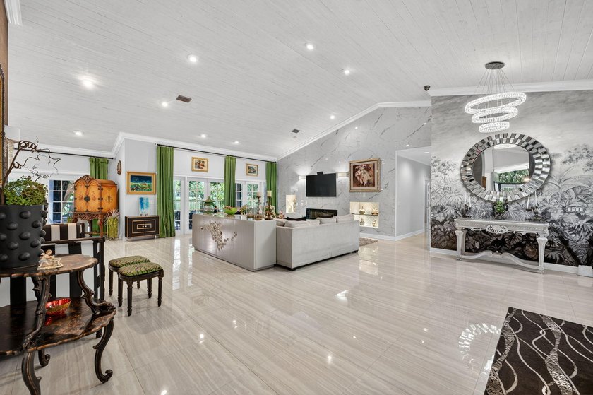 Welcome to this beautiful 4-bedroom, 4-bath residence in Boca - photo 10