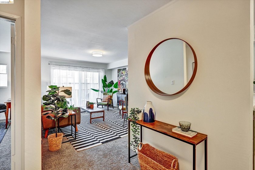 Here is the Oakland pied-a-terre you have been looking for - photo 8