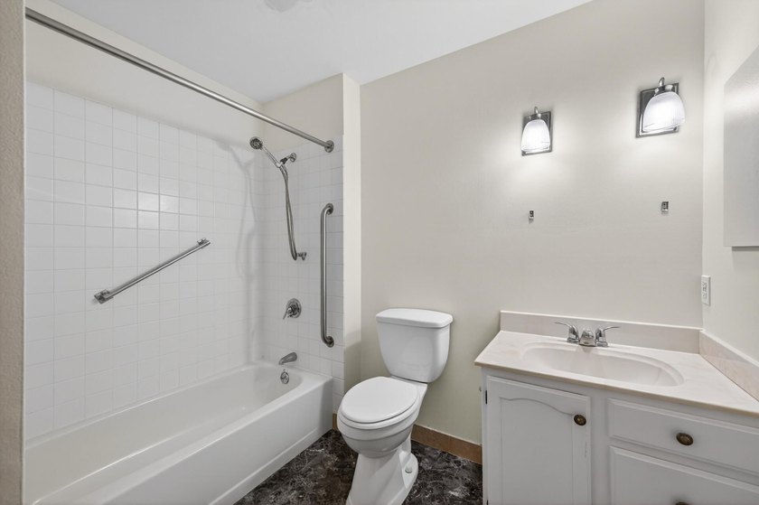 Amazing second floor unit with a private balcony overlooking a - photo 9