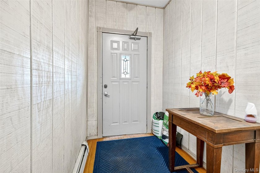 Well maintained detached three level home in the Van Nest - photo 8