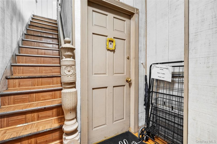 Well maintained detached three level home in the Van Nest - photo 9