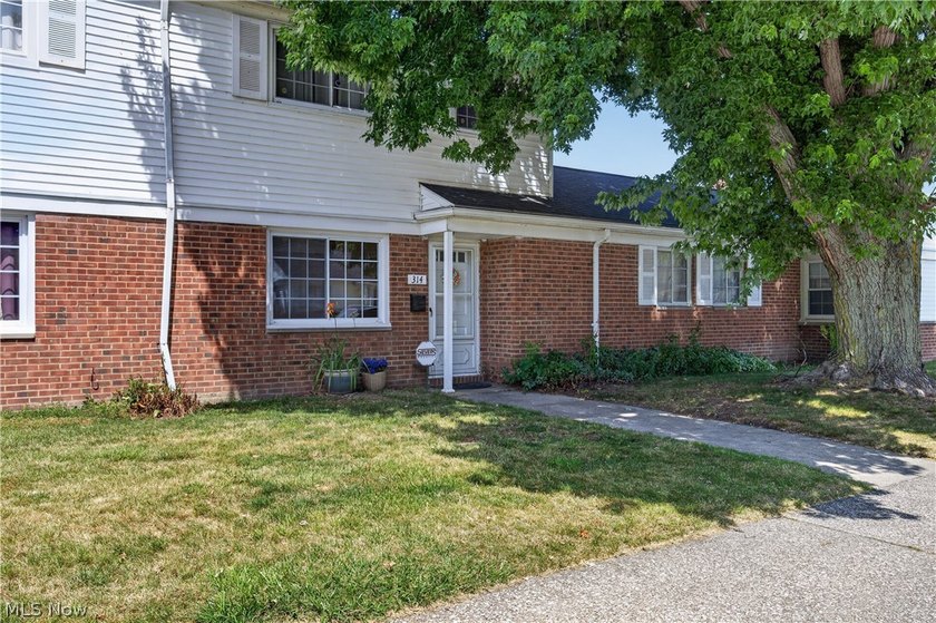 Move right into this tastefully updated and exceptionally - photo 16