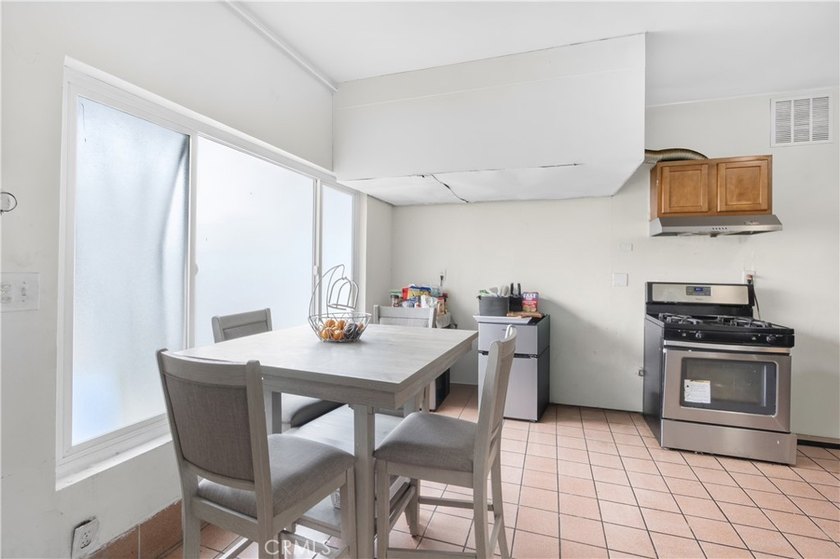 Excellent investment opportunity in Santa Ana! This - photo 5