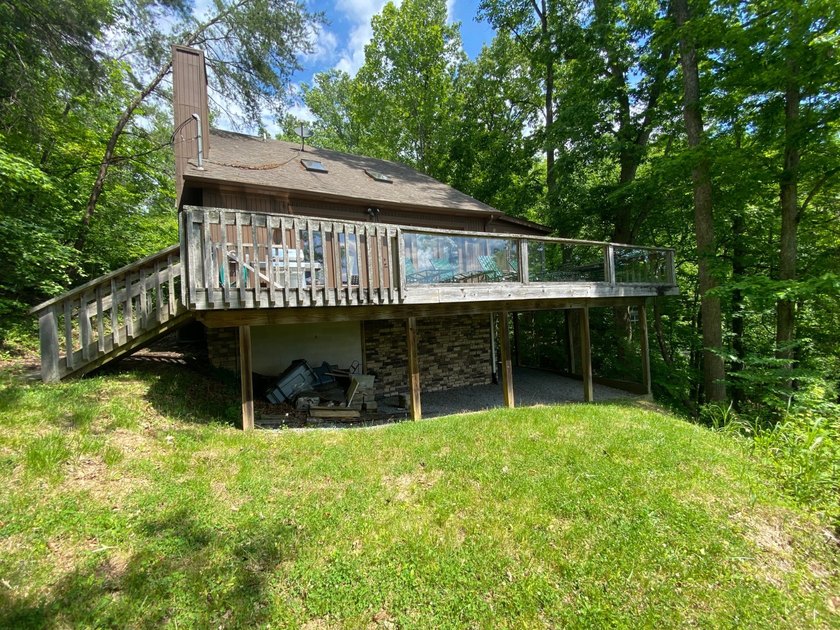Welcome to this beautifully remodeled lakeview home, offering - photo 5