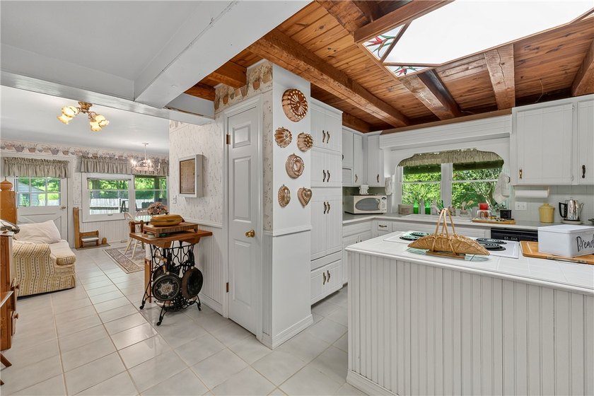 Escape to the beauty and tranquility of country living with this - photo 14