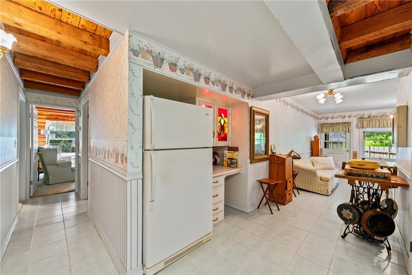 Escape to the beauty and tranquility of country living with this - photo 15