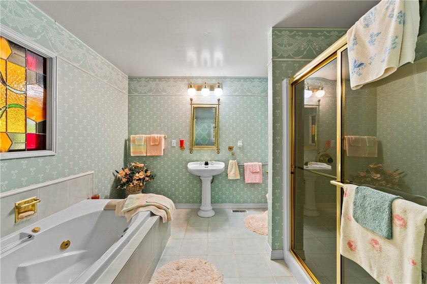 Escape to the beauty and tranquility of country living with this - photo 23