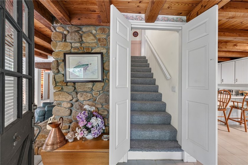 Escape to the beauty and tranquility of country living with this - photo 29