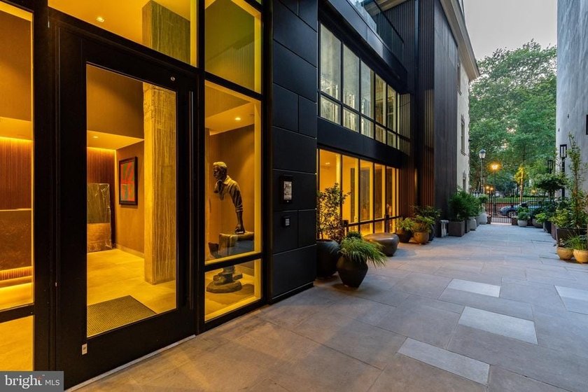 Experience the pinnacle of modern Philadelphia living at 223 S - photo 11