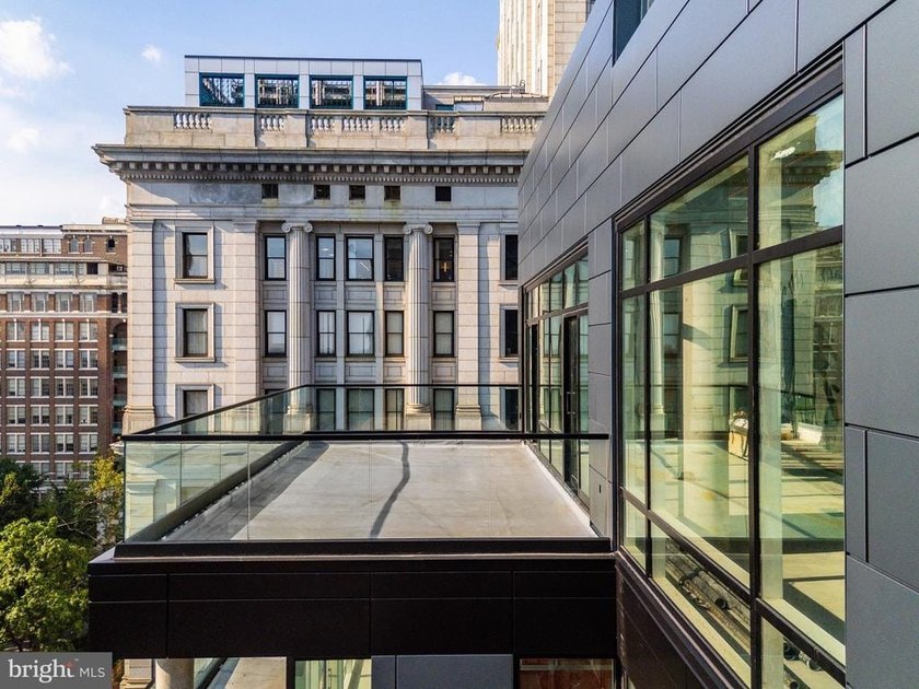 Experience the pinnacle of modern Philadelphia living at 223 S - photo 18