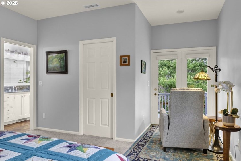 Tucked away &amp; private on a wooded knoll in Heceta South, this - photo 21