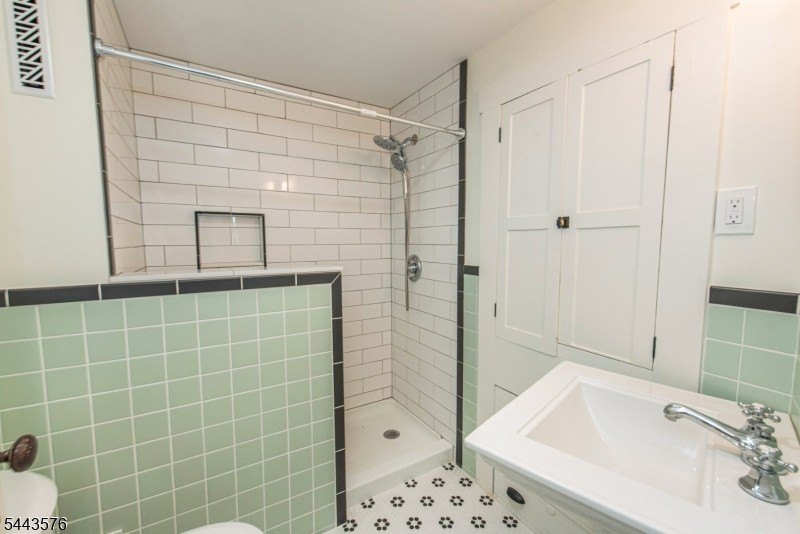 Welcome home to this delightful 3 Bedroom 1 Bath storybook - photo 8