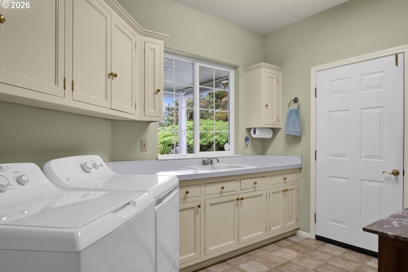Tucked away &amp; private on a wooded knoll in Heceta South, this - photo 29