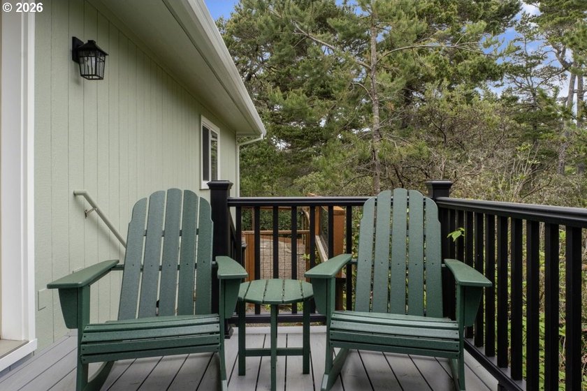 Tucked away &amp; private on a wooded knoll in Heceta South, this - photo 36