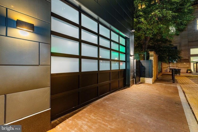 Experience the pinnacle of modern Philadelphia living at 223 S - photo 38