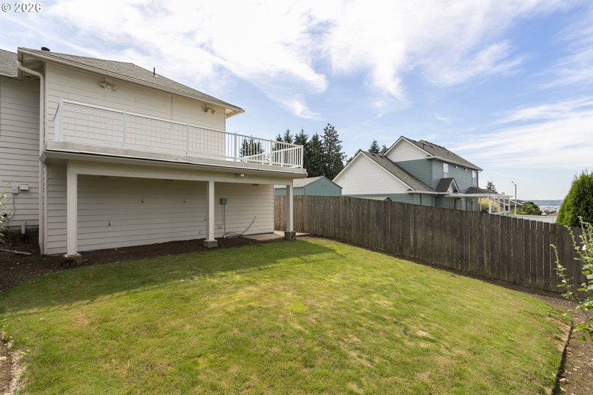 Classic Father Blanchet Park split-level in one of Vancouver's - photo 38