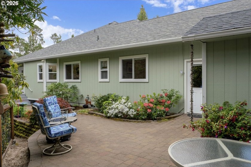 Tucked away &amp; private on a wooded knoll in Heceta South, this - photo 42