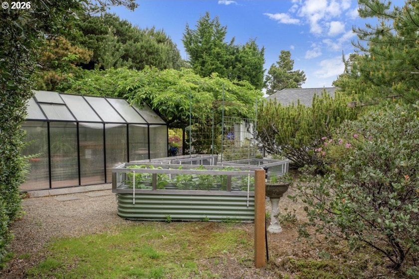 Tucked away &amp; private on a wooded knoll in Heceta South, this - photo 43