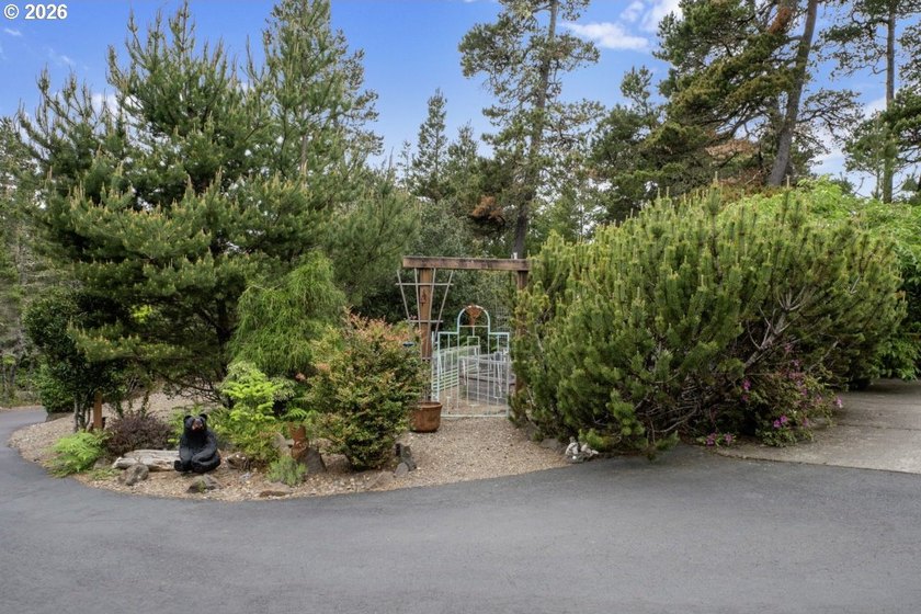 Tucked away &amp; private on a wooded knoll in Heceta South, this - photo 44