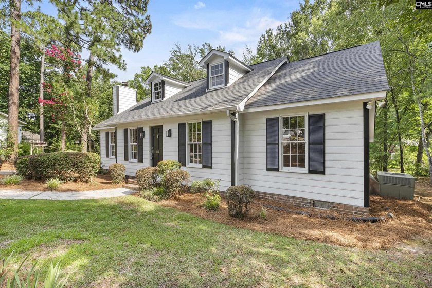 Welcome home to this beautifully updated move in ready 3-bedroom - photo 3