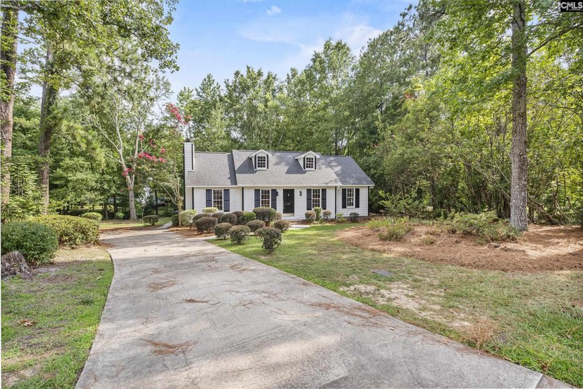 Welcome home to this beautifully updated move in ready 3-bedroom - photo 4