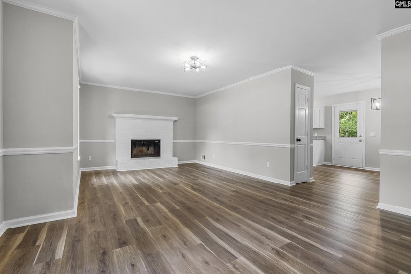 Welcome home to this beautifully updated move in ready 3-bedroom - photo 5