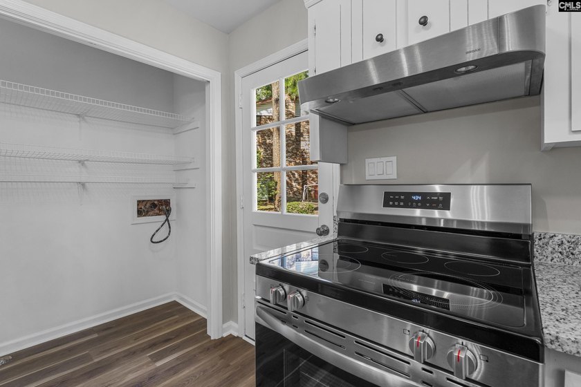 Welcome home to this beautifully updated move in ready 3-bedroom - photo 10