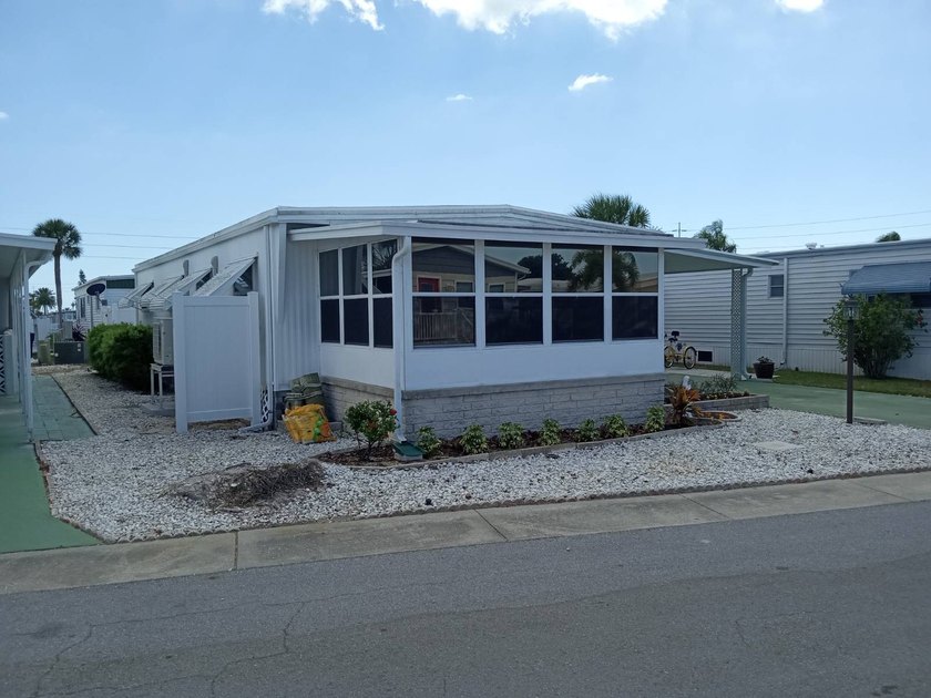Beautiful 2 Bedroom 2 Bath Furnish Home In Prestigious 55+ - photo 2